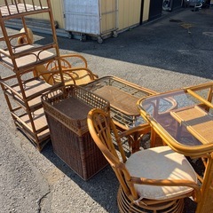 相談中　　1選ばず全てまとめて引き取りの方のみ　引き取り限定 業者様歓迎 籐家具 籐 テーブル 収納 引き出し 棚 家具 アジアン ラタンの画像