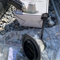 車用掃除機　カークリーナー車用（LEDライト付）ハンディクリーナー 予備のフィルターおまけ付の画像