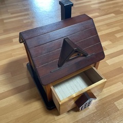 レトロな木製ソーイングボックスの画像