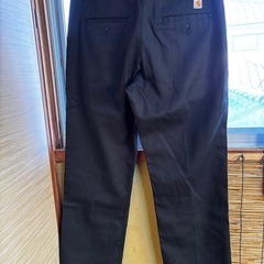 Carhartt 黒 チノパンの画像