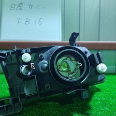 日産 NISSAN サニー ヘッドライト ヘッドランプ 左 FB15の画像