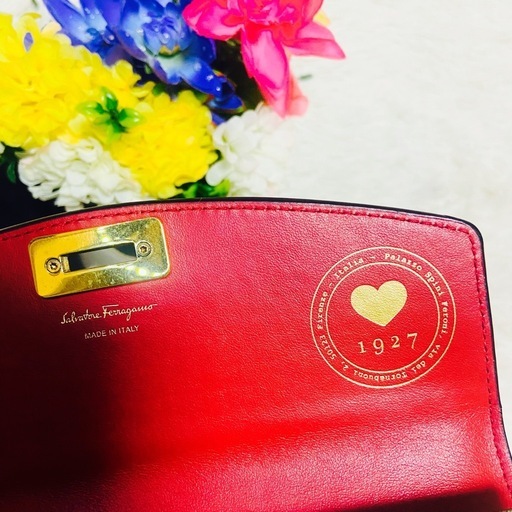 FERRAGAMO✨フェラガモ✨財布✨ガンチーニ✨ゴールド金具✨イタリア製✨
