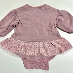 赤ちゃん本舗の可愛いロンパース 70 ピンク フリル付きの画像