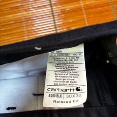 Carhartt 黒 チノパンの画像