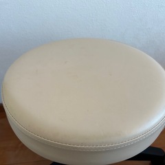 アイボリー　スツール　　の画像