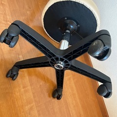 アイボリー　スツール　　の画像