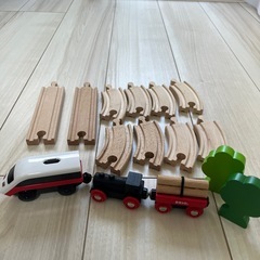 ブリオ レールセットと追加パーツ IKEA電池車付きの画像