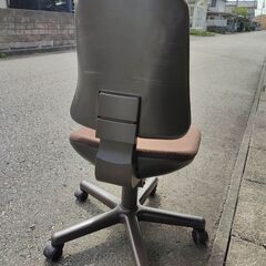 内田洋行製　OAチェアの画像