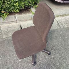 内田洋行製　OAチェアの画像