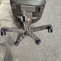 内田洋行製　OAチェアの画像