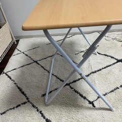 サイドテーブルの画像