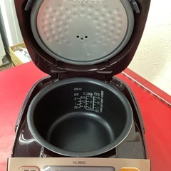 ZOJIRUSHI 象印　IH 炊飯器　炊飯ジャー　3合炊き　NL-BB05 2017年製の画像