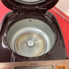 ZOJIRUSHI 象印　IH 炊飯器　炊飯ジャー　3合炊き　NL-BB05 2017年製の画像