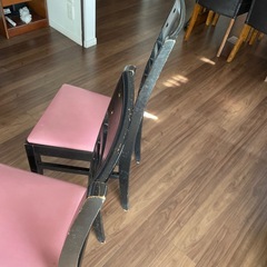 カウンター用椅子2脚
の画像