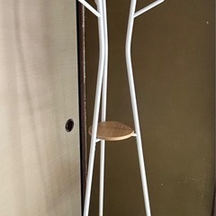 ニトリ　棚付きポールハンガーの画像