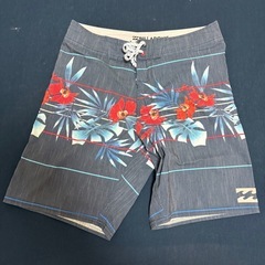 サーフパンツ4着セットビラボン　RVCAの画像