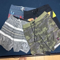 サーフパンツ4着セットビラボン　RVCAの画像