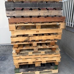 木製パレット　【引き取り限定】1枚100円の画像