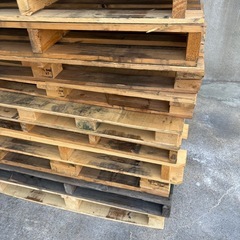 木製パレット　【引き取り限定】1枚100円の画像
