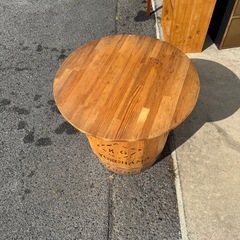 コーヒー樽の丸テーブル
の画像
