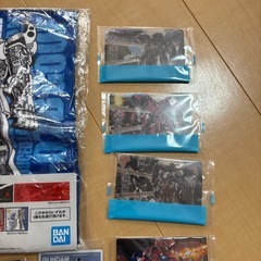 11/10まで★ガンダム　各種　カード　ハンカチの画像