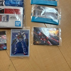 11/10まで★ガンダム　各種　カード　ハンカチの画像