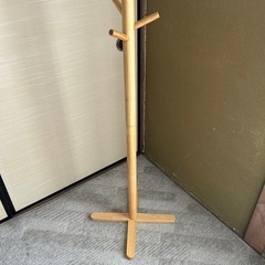 木製 ポールハンガーの画像