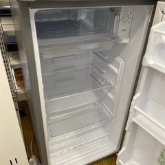 ⭐️高年式⭐️2023年製 AQUA 75L冷蔵庫 AQR-8K2 コンパクト スタイリッシュデザイン 右開き 高さ調節棚 クリアトレイ 静音設計 No.7557 KEの画像