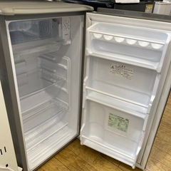 ⭐️高年式⭐️2023年製 AQUA 75L冷蔵庫 AQR-8K2 コンパクト スタイリッシュデザイン 右開き 高さ調節棚 クリアトレイ 静音設計 No.7557 KEの画像