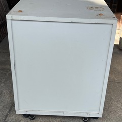キャスター付き収納ボックスの画像