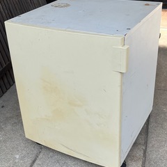 キャスター付き収納ボックスの画像