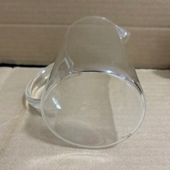 まな板立て、野菜カッター、ポット、コーヒーメーカーの画像