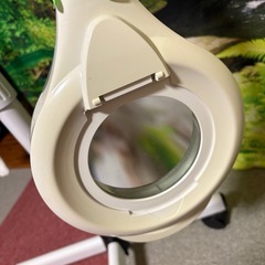 拡大レンズ付き スタンドライト (LED タイプ) ホワイトの画像