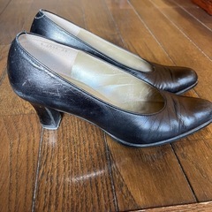 ニナリッチ　パンプス　黒の画像