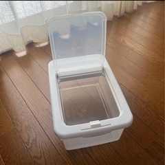 猫犬　餌保存容器　軽量スプーン大　付きの画像