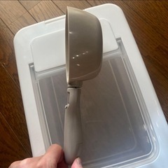 猫犬　餌保存容器　軽量スプーン大　付きの画像