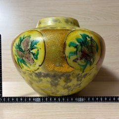 金彩 花果柄の陶器 壺 花瓶 アンティーク調 インテリアの画像