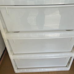 美品✨3段衣装ケースの画像