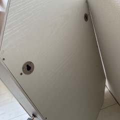 壁掛け鏡/大容量アクセサリー入れ/鍵付き
の画像