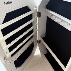 壁掛け鏡/大容量アクセサリー入れ/鍵付き
の画像