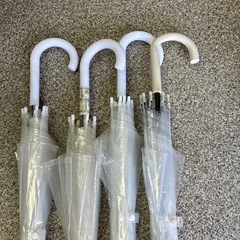 ビニール傘４本の画像