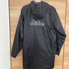 アディダス ベンチコート ブラックの画像