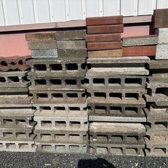 ★無料★大量コンクリートブロックとその他ブロックの画像