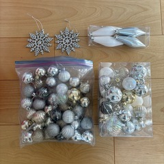 クリスマスツリー　180cm オーナメント付きの画像