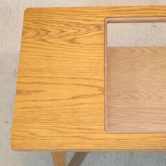 unico(ウニコ)のSIGNE(シグネ)シリーズのローテーブルです。オーク材のナチュラルな質感を活かしたシンプルでオシャレなデザインのリビングテーブルはカフェ風や北欧スタイルなどにおススメ♪の画像