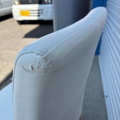 白い椅子の画像