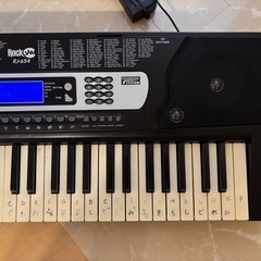 卓上電子ピアノの画像