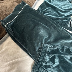 ベロアパジャマ（深緑）上下セットの画像