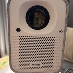 etoe プロジェクター 1080P(本日中2000円
引き！)の画像