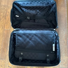 スーツケースの画像